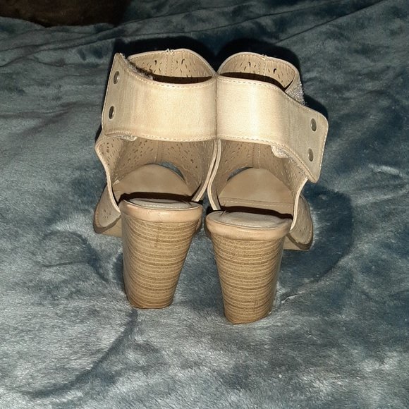 Shoes - Picture 3 of 3